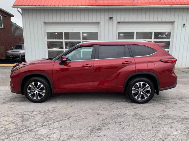 Used 2023 Toyota Highlander SUV