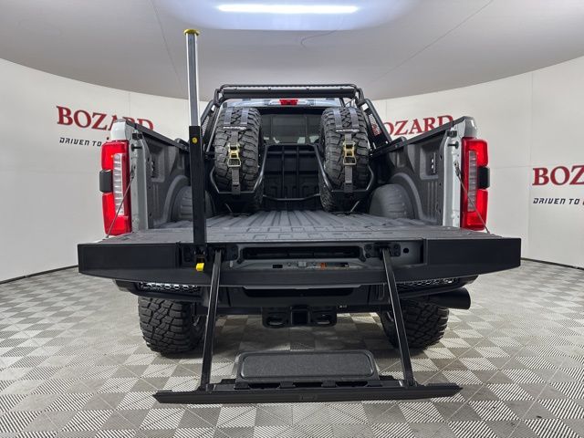 2025 Avalanche Ford Super Duty F-250 SRW Lariat 4X4 Truck