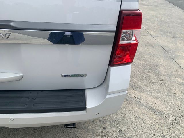 Used 2015 White Ford Limited image 6