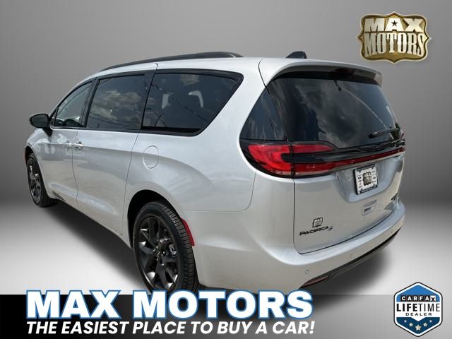 2024 Chrysler Pacifica Limited 4