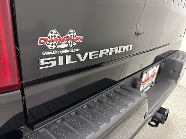 2025 Chevrolet Silverado 2500HD Custom photo