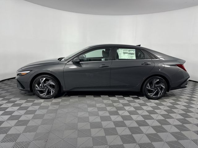 New 2025 Hyundai Elantra Hybrid For Sale in Indianapolis, IN