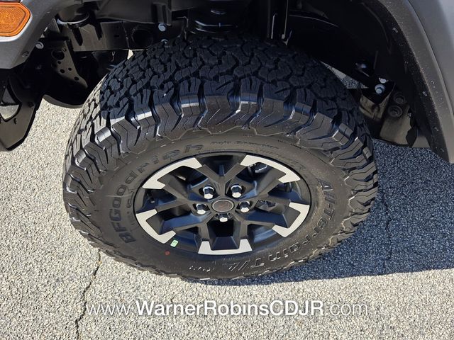 New 2026 White/off-white Jeep Rubicon image 13