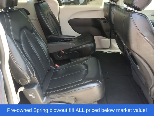 Used 2023 Black Chrysler Touring L image 39