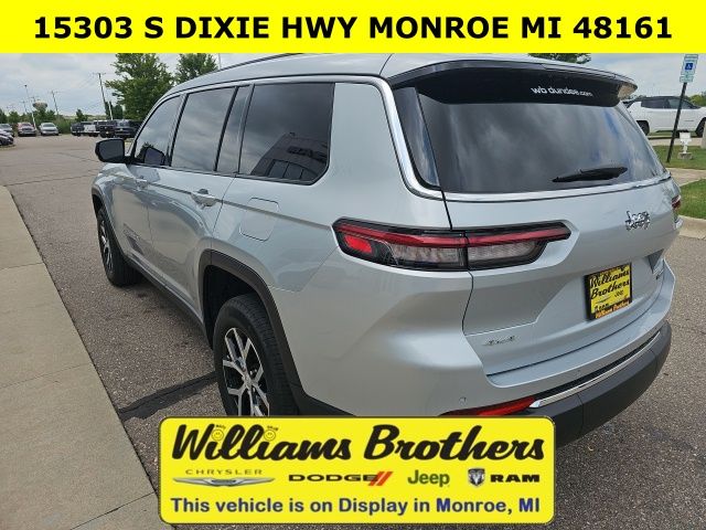 2024 Jeep Grand Cherokee L Limited - Silver Zynith exterior view 9