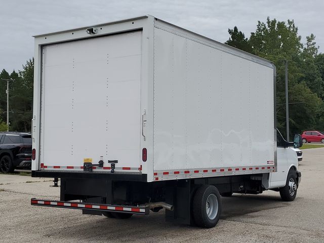 New 2026 Chevrolet Express 3500 - photo 2