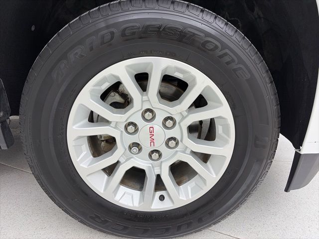 2017 GMC Yukon SLE White at Bayway Cadillac of The Woodlands