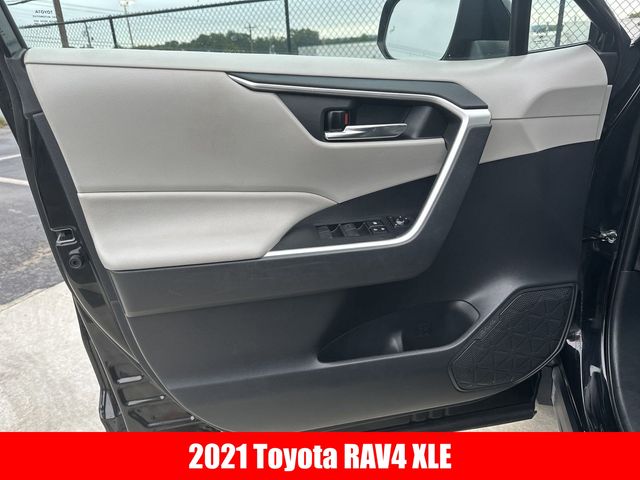 2021 Toyota RAV4 XLE 4