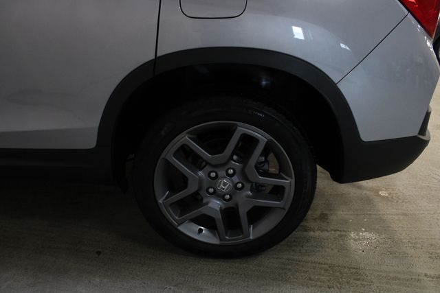 Used 2023 Silver Honda EX-L image 30