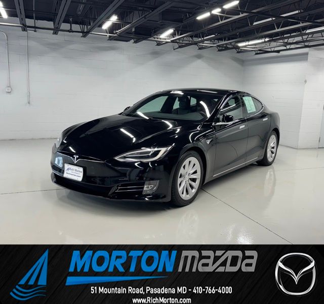 Solid Black 2017 Tesla Model S 60 RWD Sedan Rear-Wheel Drive 1-Speed Automatic