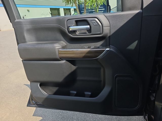 Used 2021 Mosaic Black Metallic Chevrolet LT image 26