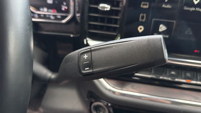 Used 2025 Silver GMC SLT image 29