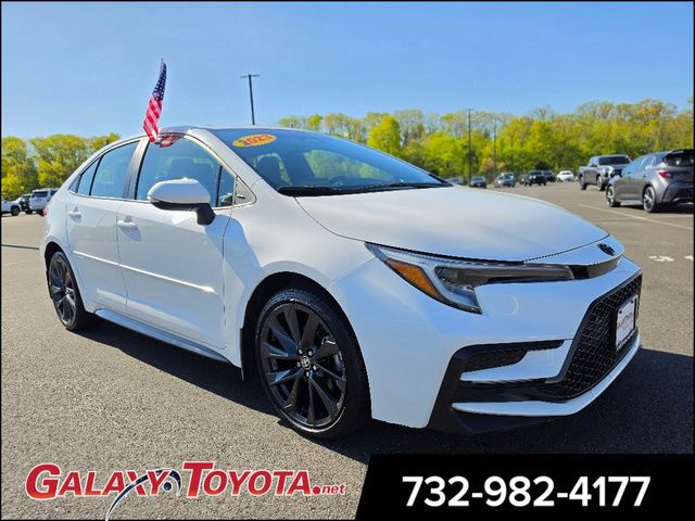 White 2023 Toyota Corolla SE FWD Sedan Front-Wheel Drive Continuously Variable Transmission
