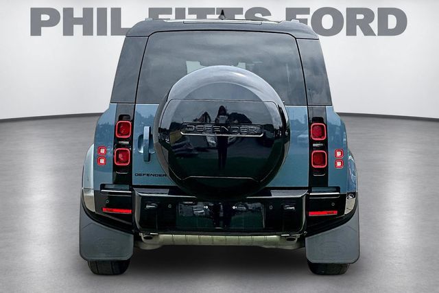 2025 Land Rover Defender 110 X-Dynamic SE - 4