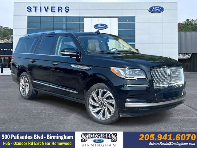 Infinite Black Metallic Clearcoat 2022 Lincoln Navigator SUV / Crossover Four-Wheel Drive Automatic