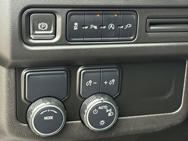 Used 2021 White Chevrolet LT image 23