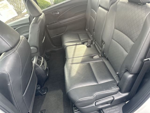 Used 2019  Honda Touring image 27