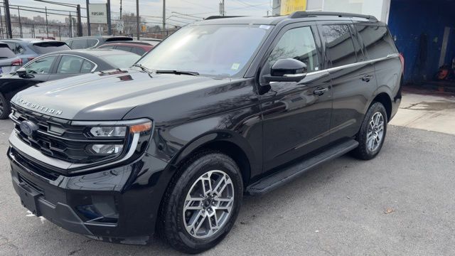 Black Metallic 2025 Ford Expedition Active 4WD SUV / Crossover Four-Wheel Drive Automatic