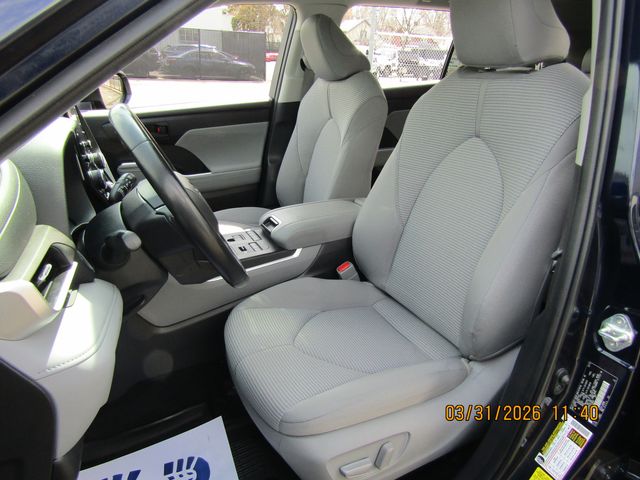 used 2022 Toyota Highlander car, priced at $29,499