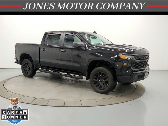 Black 2025 Chevrolet Silverado 1500 Custom Trail Boss Crew Cab 4WD Pickup Truck Four-Wheel Drive 8-Speed Automatic