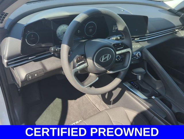 2024 Hyundai Elantra SEL photo