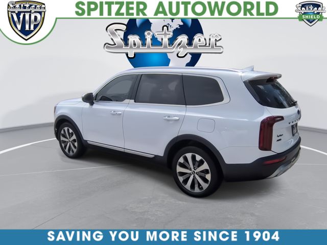 Used 2021 White Kia S image 7