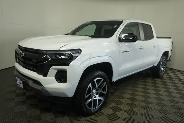 Used 2023 White Chevrolet Z71 image 7
