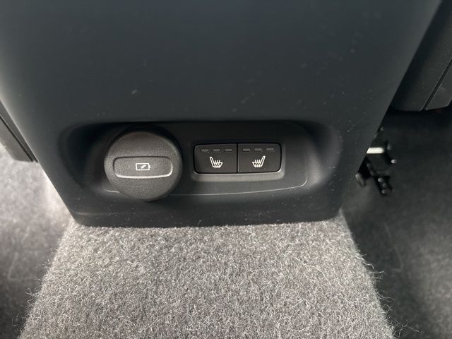 used 2022 Volvo XC40 Recharge Pure Electric car, priced at $24,999