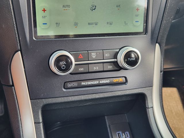 2022 Star White Metallic Tri-Coat Ford Edge SEL AWD SUV