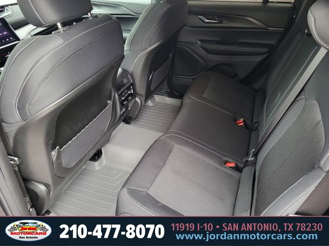 Used Car 2025 Jeep Grand Cherokee  Laredo X For Sale Under $35,000 In San Antonio, Texas