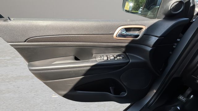 Used 2016 Silver Jeep Laredo image 17