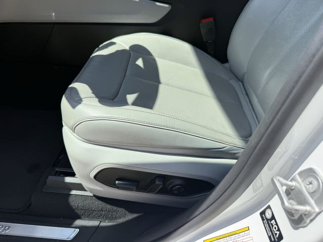 2022 Jeep Grand Cherokee Overland 4xe White at Central Houston Nissan