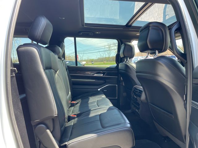 2023 Jeep Wagoneer Premium Group1 - Bright White Clearcoat exterior view 15