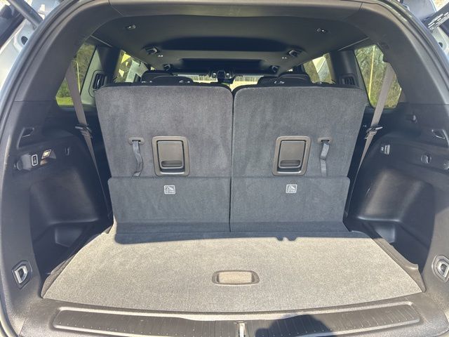 Used 2023 Silver Jeep Altitude image 7