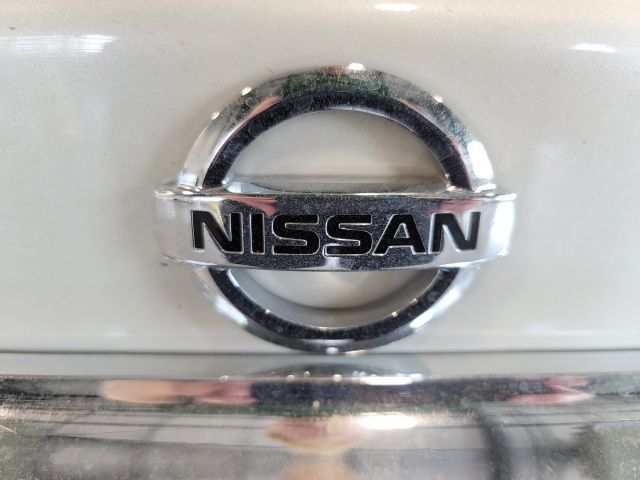 2019 Pearl White Tricoat Nissan Maxima Platinum FWD Sedan