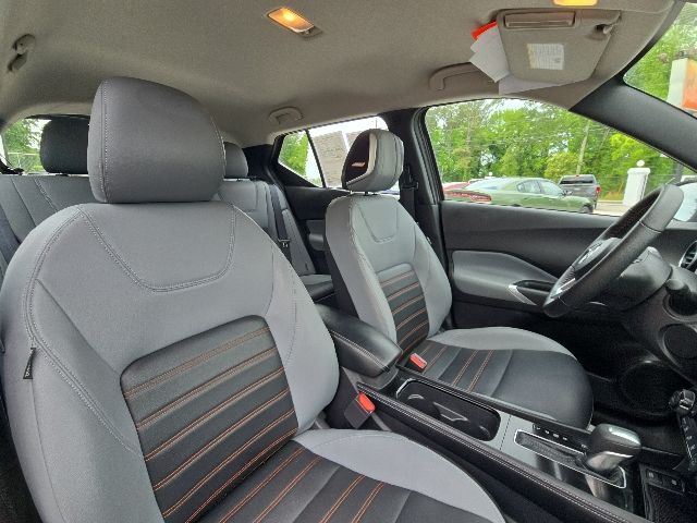 2024 Nissan Kicks SR:168732B