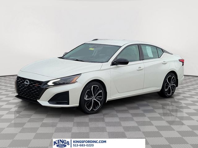 Pearl White Tricoat 2023 Nissan Altima Sedan Front-Wheel Drive Continuously Variable Transmission