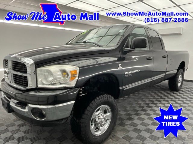 Brilliant Black Crystal Pearlcoat 2006 Dodge RAM 2500 SLT Quad Cab 4WD Pickup Truck Four-Wheel Drive 4-Speed Automatic