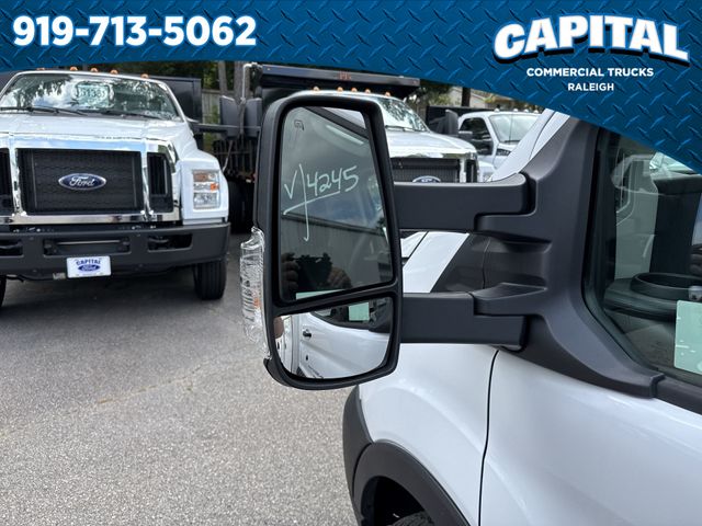 2025 Ford F-550 photo 11