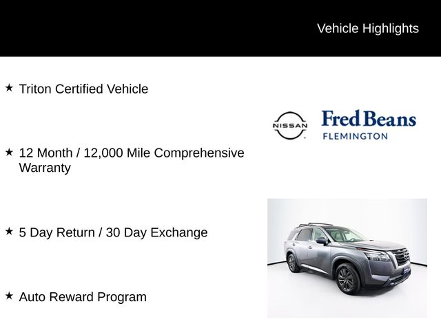 View vehicle photo 5