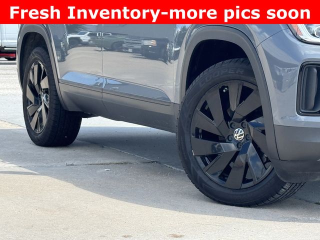 2024 Volkswagen Atlas Cross Sport 2.0T SE w/Technology Gray at DeMontrond Auto Country