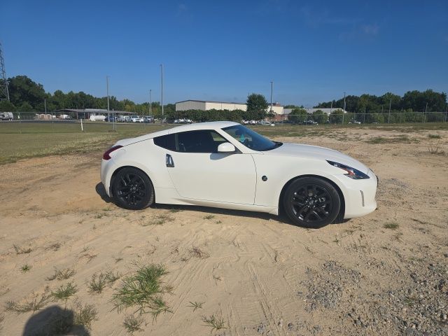 Used 2020 White Nissan Base image 11