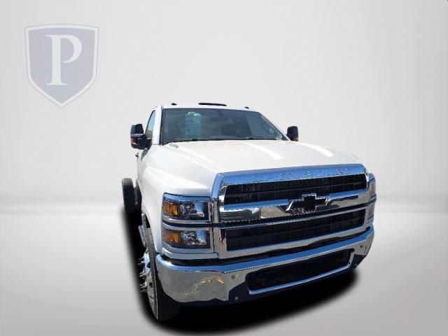 2024 Chevrolet Silverado 4500HD Work Truck 11