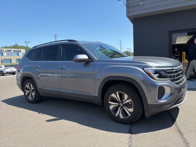 2024 Volkswagen Atlas SE 4Motion Gris (Platinum Gray Metallic) SUV/Crossover Tracción en las cuatro ruedas 8 velocidades Automática
