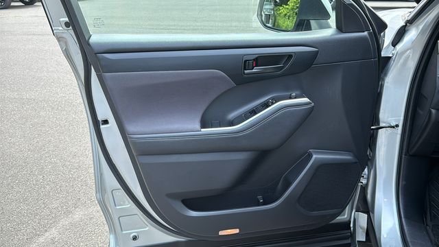 Used 2023 Toyota Highlander SUV