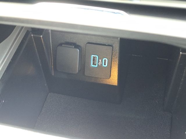 2024 Ford Explorer ST-Line:C02489A