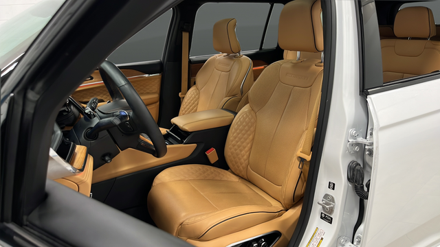 Used 2024 Bright White Clearcoat Jeep Summit image 9