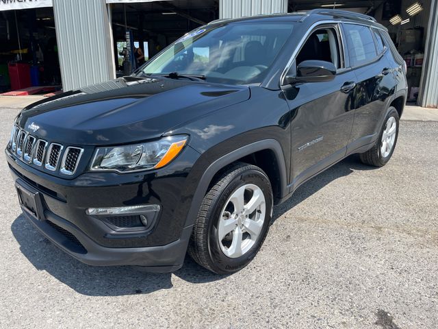 2021 Jeep Compass Latitude - Diamond Black exterior view 3
