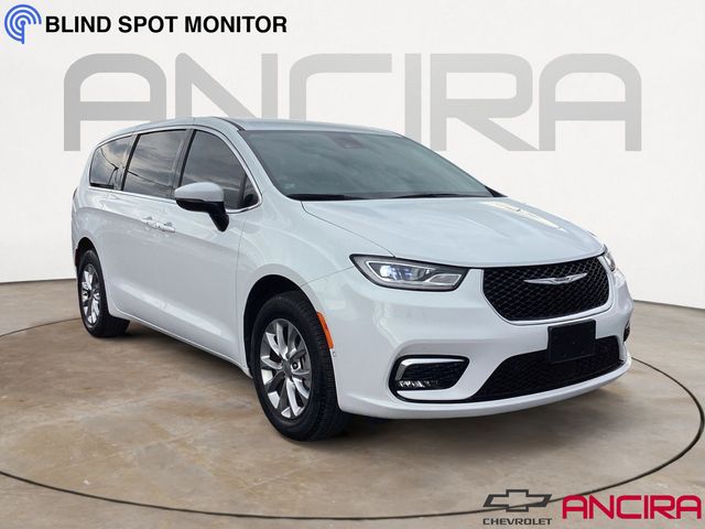 Used Car 2023 Chrysler Pacifica  Touring L For Sale Under $30,000 In San Antonio, Texas