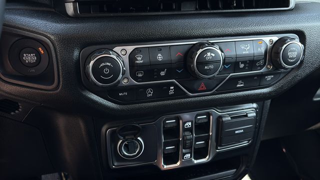Used 2024 Black Jeep Sport S image 30